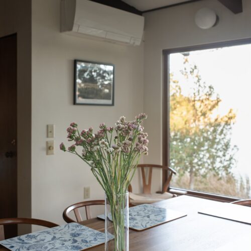 A thoughtfully styled table perfect for shared meals and slow evenings.