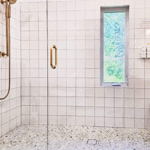 Main Floor Full Bath